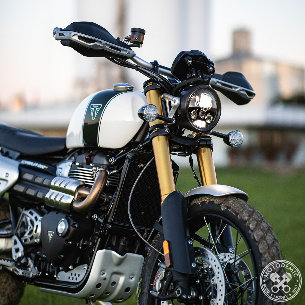 Motodemic LED Headlight Upgrade - Triumph Scrambler 1200 XE / XC