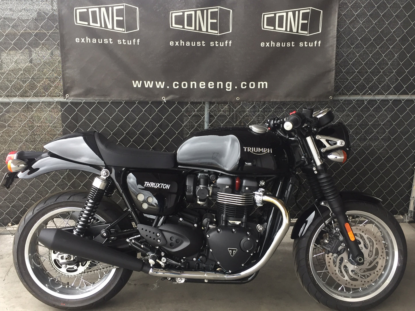 Cone Engineering Dominator Touring Mufflers - Triumph Thruxton R / 1200 and Speed Twin
