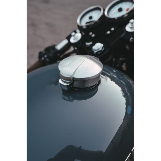 Motone Classic Monza Gas Cap for Triumph Classics - Brushed